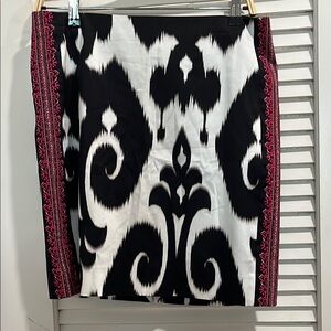 NWT White House Black Market Ikat Faille Pencil Skirt Black and White sz 8